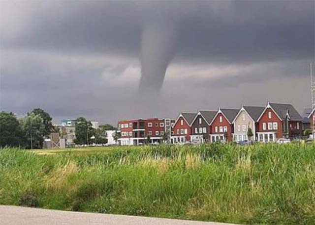 Tornado in den Niederlanden – Riesenhagel in Oberbayern (Video)