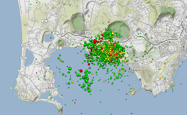 Erdbebenschwärme in Island und Italiens Vulkanregion