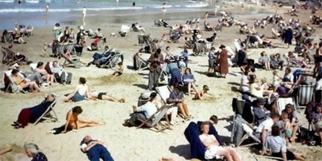 Zeitreisender: Smartphone auf Foto aus den 1940ern entdeckt