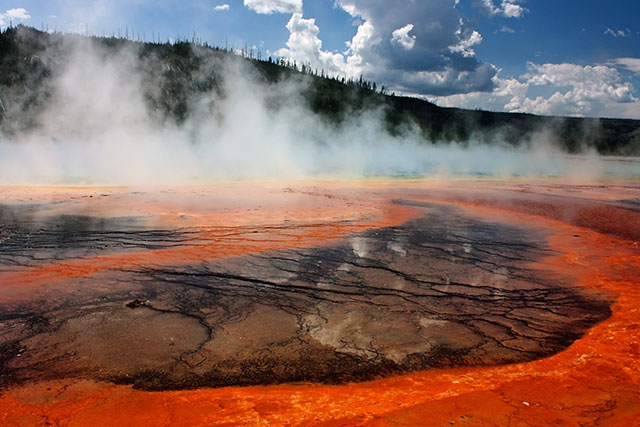 Yellowstone-Supervulkan: Magmakammer doppelt so hoch wie geschätzt – kleine „Huster“ nicht ausgeschlossen