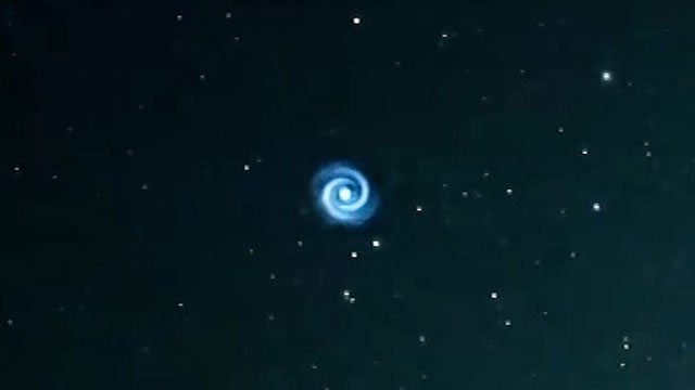 Mysteriöse Spirale erscheint am Himmel über Hawaii (Video)