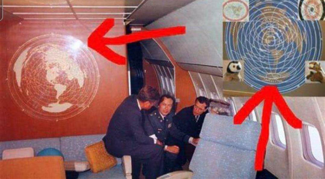 Zeigt eine Karte in der Airforce One von Kennedy 1963 die Flache Erde?