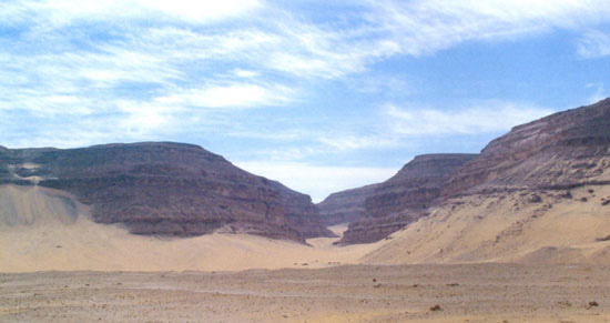 Wege der Seelen und Verheißung der Auferstehung – Geomantische Jenseitsinstallationen in Ägypten und China