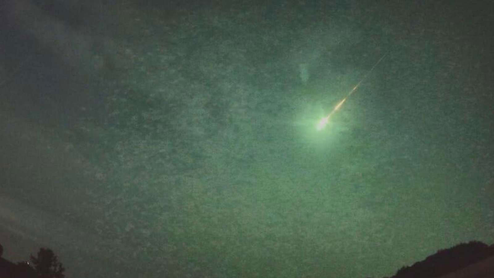 Besonderes Himmelsspektakel: Eine Feuerkugel rast über Bayern hinweg – Hinweis an Finder des Meteoriten (Video)