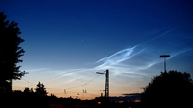 Magische Lichtschleier am Nachthimmel über Deutschland