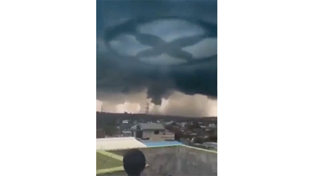 Gewitter-Video zeigt ein X am Himmel