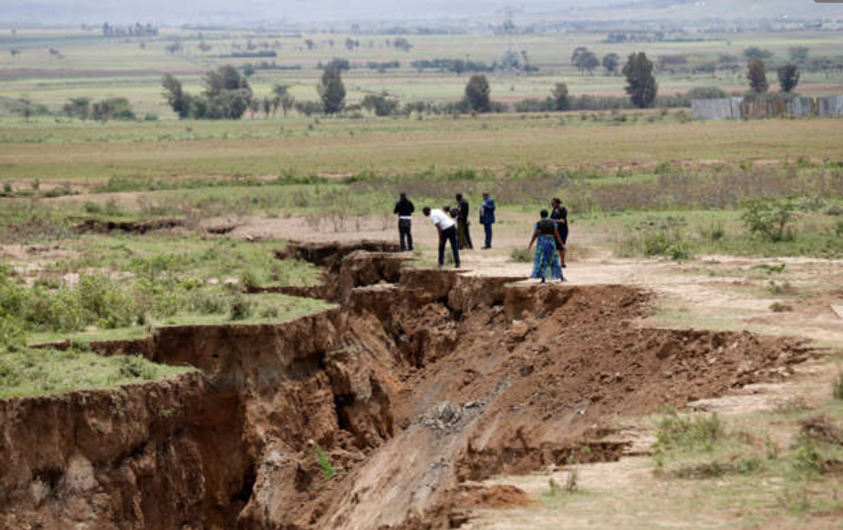 Dieser riesige Riss in Kenia spaltet Afrika in zwei Teile