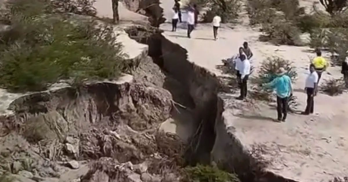 Massiver Erdriss in Mexiko (Videos)