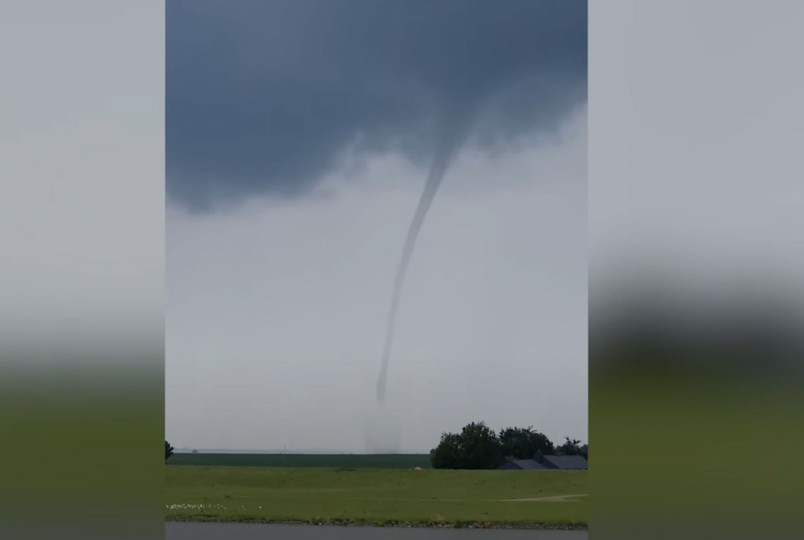 Tornado wirbelt in Schleswig-Holstein über Land und Wasser (Video)