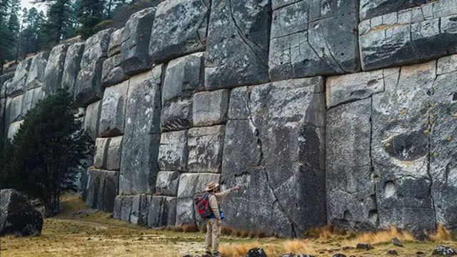 In Montana entdeckte uralte megalithische Struktur aus Granit schreibt die Geschichte, wie wir sie kennen, neu