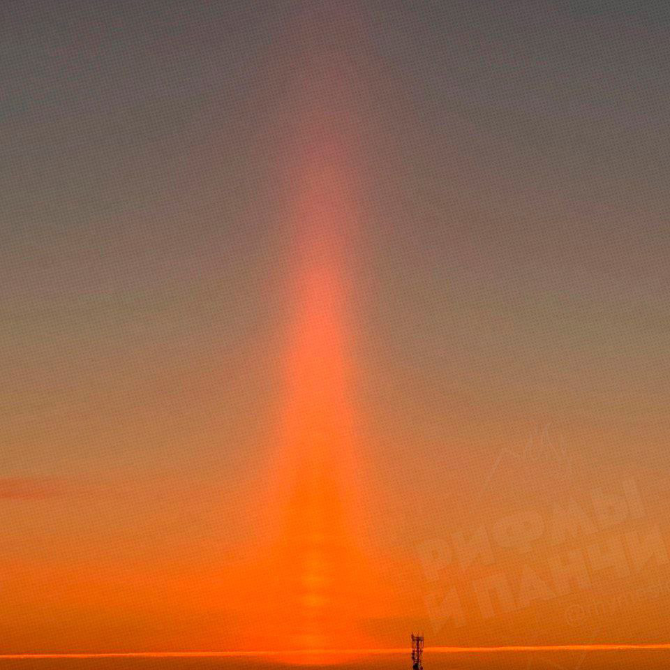 Seltsames Lichtsäule über Russland: Einheimische veröffentlichen Fotos