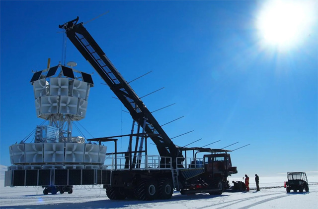 Wissenschaftler entdecken mysteriöse Radiowellen unter dem Eis der Antarktis