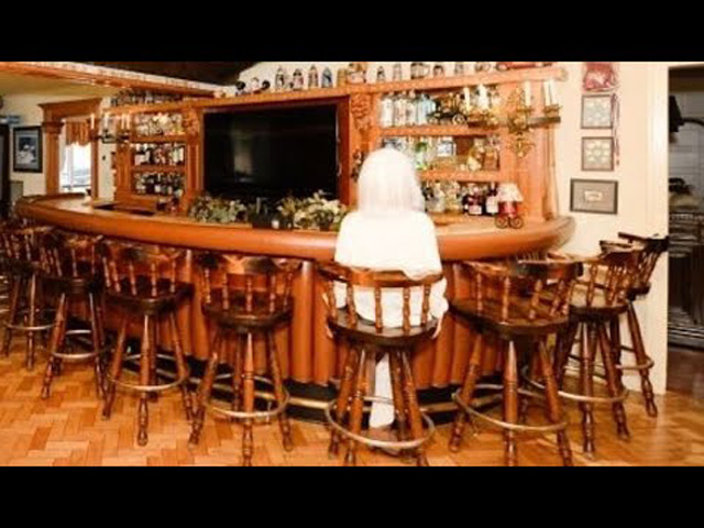 Manifestierung eines Geistes auf Immobilienmaklerfotos in einem Haus entdeckt? (Video)