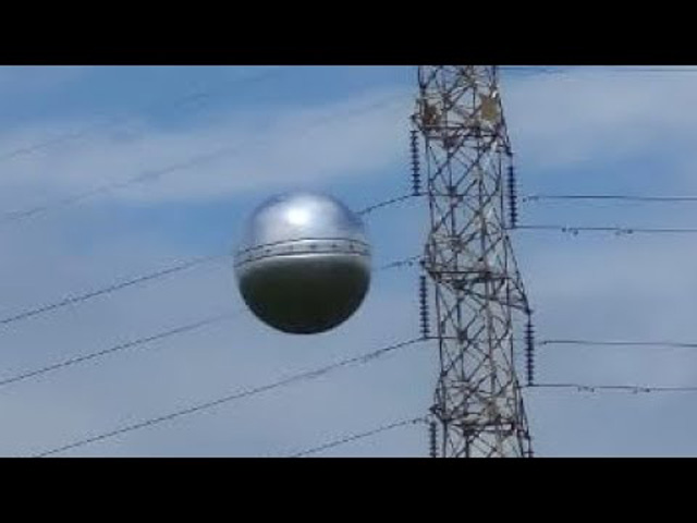 Noch eine Buga-Kugel? Kolumbianischer Bauer filmt „perfekte Sphäre“ (Video)