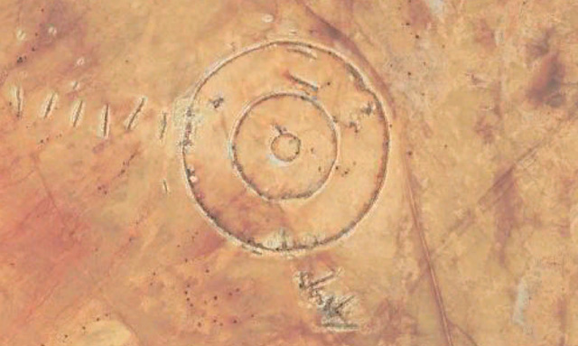 Beweis für einen UFO-Landungsplatz vor Tausenden von Jahren, die beim Bau der ägyptischen Pyramiden half 👽 ?