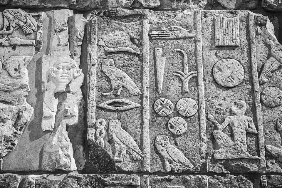 Antike Mineninschrift könnte erste Worte Moses enthüllen und die Grundlagen des biblischen Skeptizismus erschüttern