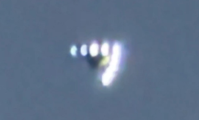 V-förmiges UFO über Kalifornien gefilmt (Video)