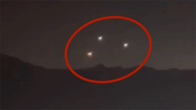Medienbericht: Unheimliche dreieckige UFO-Formation beunruhigt Zeugen in Mexiko (Video)