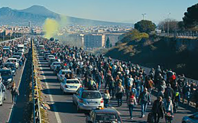 Mittelschweres Erdbeben bei Neapel: Droht Italien ein Vulkanausbruch? (Video)