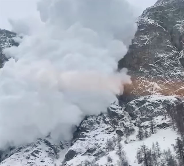 Schweiz: Staublawine geht im Wallis vor Randa auf Zug nieder – „Ich sass im Zug, als die Lawine über uns donnerte“