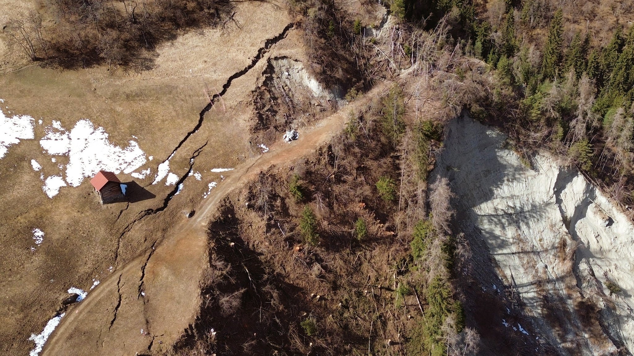 Gigantischer Erdriss in der Schweiz