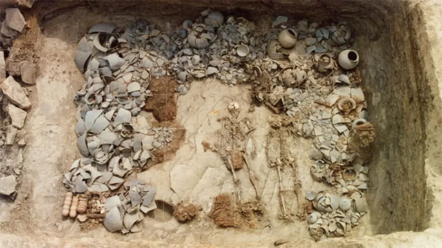 In einer erschreckenden Studie enthüllen Archäologen, dass in der antiken Gesellschaft ganze Familien für Opferrituale gezüchtet wurden